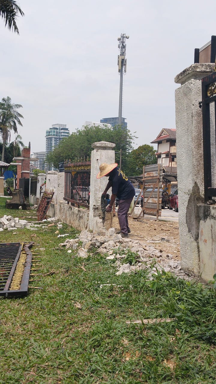 Pemotongan Tiang Pagar Bukit Kiara