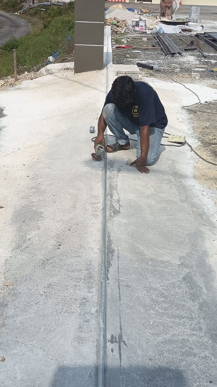 Kerja Pemotongan Besi Pagar