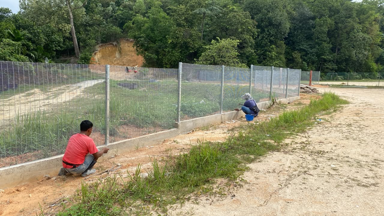 Kerja Pengukuhan Tapak Pagar