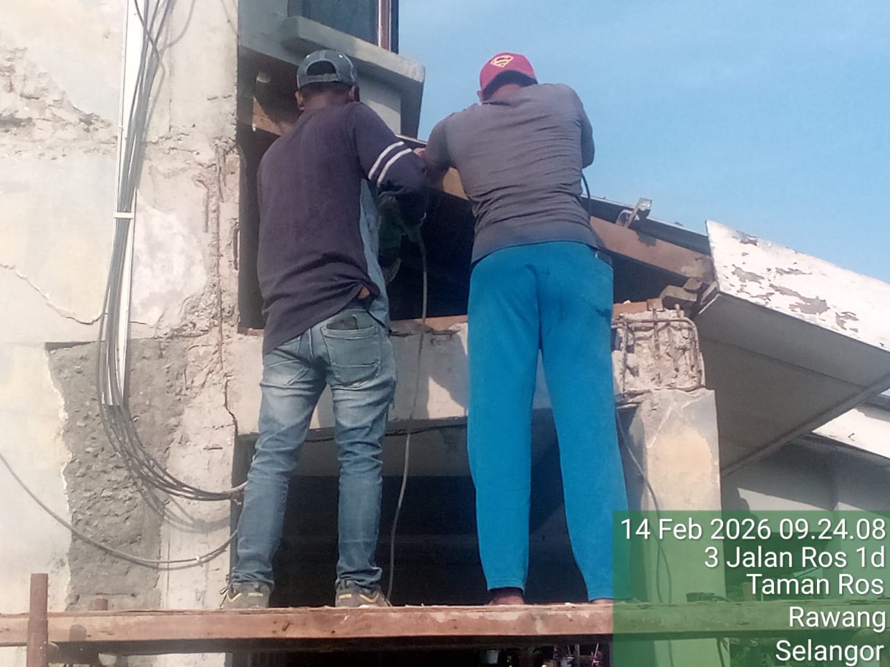 Pemasangan Tingkap