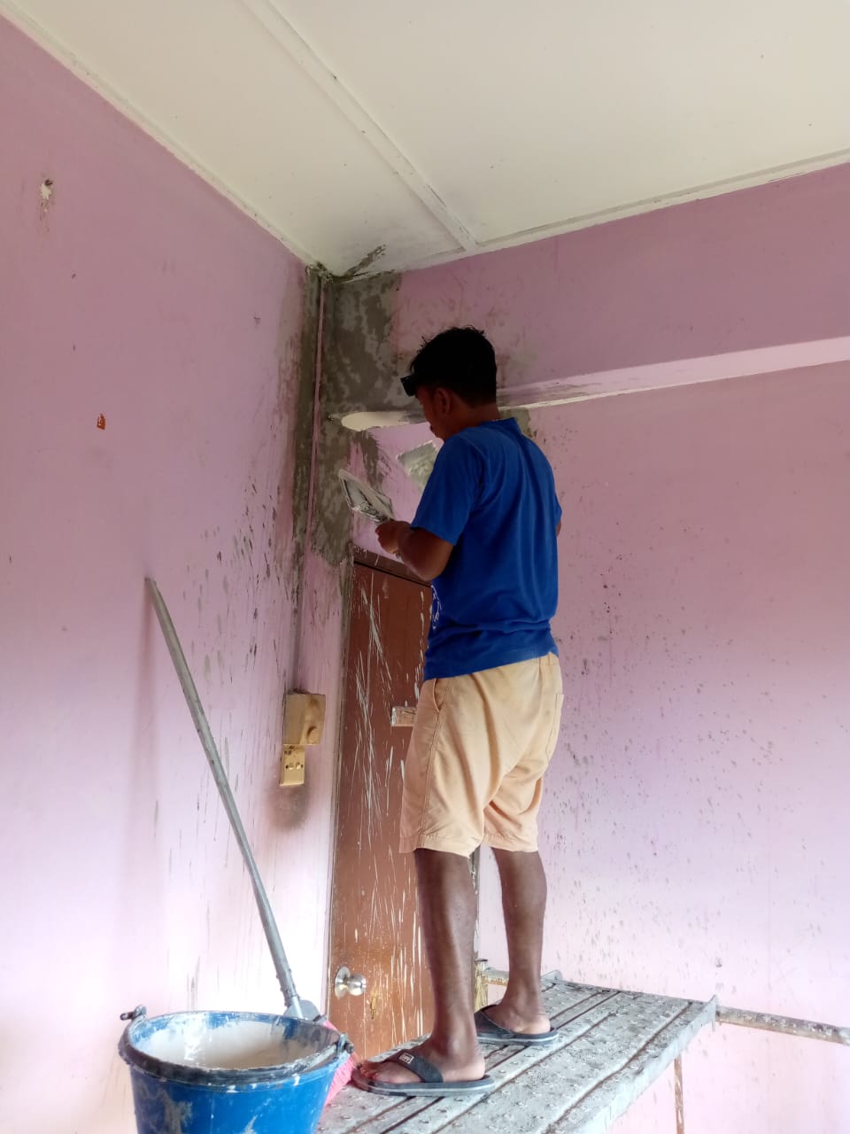 Cat & Plaster Dalam